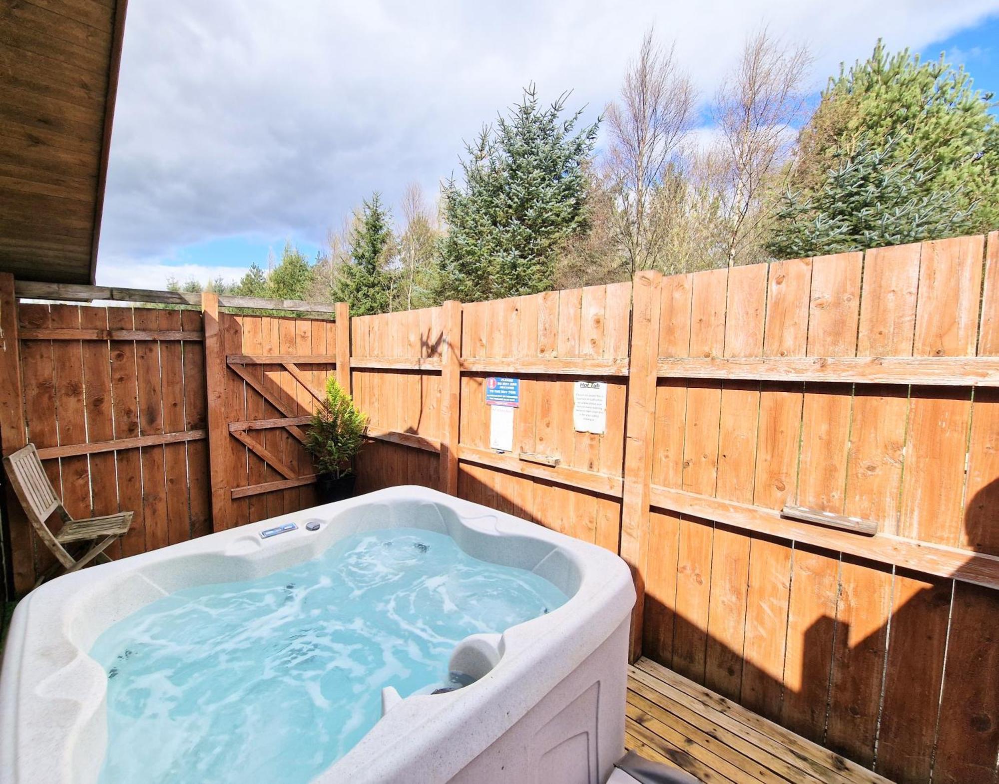 Ochil 8 With Private Hot Tub - Fife - Loch Leven - Lomond Hills Villa Kelty Exterior foto